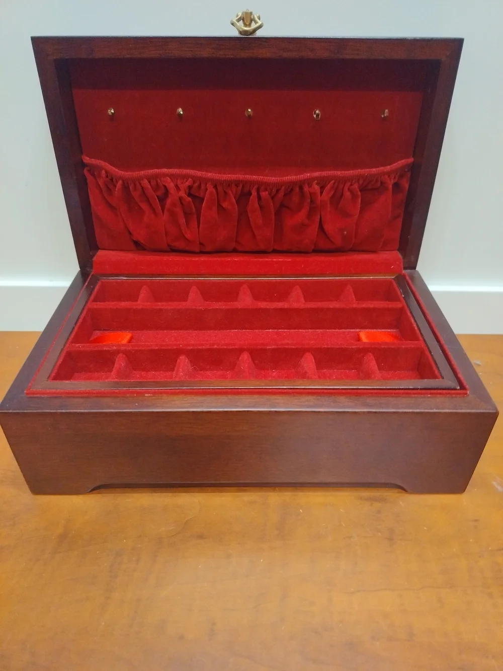 VTG International Silver Company Wooden Jewelry Box W/ Red Velvet Lining 10X6X4